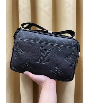 Louis Vuitton Bags Men LV Messenger bag 997-4 32X22X7cm WP 2colour