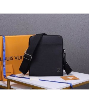 Louis Vuitton Bags Men LV Messenger bag M30265 21X25X4cm XM