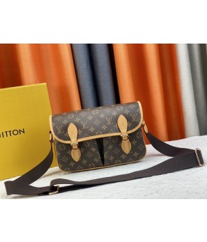 Louis Vuitton Bags Men LV Messenger bag M42247 32X21X8cm XM