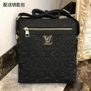 Louis Vuitton Bags Men LV Messenger bag 357-3 25X28X5cm WP