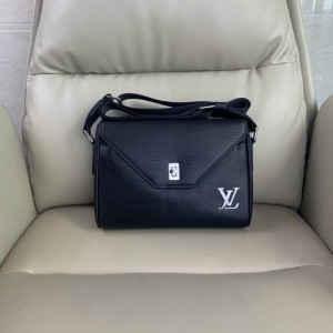 Louis Vuitton Bags Men LV Messenger bag 8447-3 26X19X8cm XM