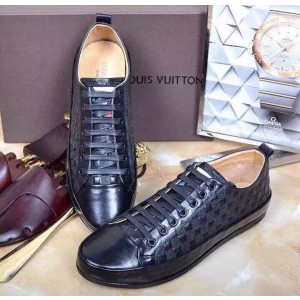 Louis Vuttion Black Patent Calfskin Flat Shoes For Men with Embossing 2016 (DH-010835 )