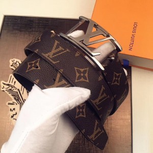 2018 New Replica High Quality LV Belts For Women LVWMBelt-81