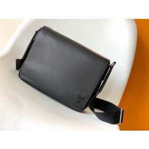 Louis Vuitton Bags Men LV Messenger bag M30850 26X20X7cm WP
