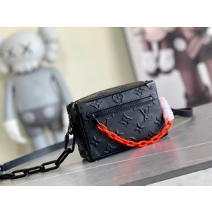 Louis Vuitton Bags Men LV Messenger bag M58906 18.5X13X8cm XM