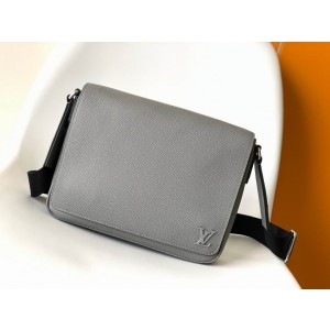 Louis Vuitton Bags Men LV Messenger bag M60831 26X20X7cm WP