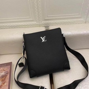 Louis Vuitton Bags Men LV Messenger bag WM3550-3 25X27X6